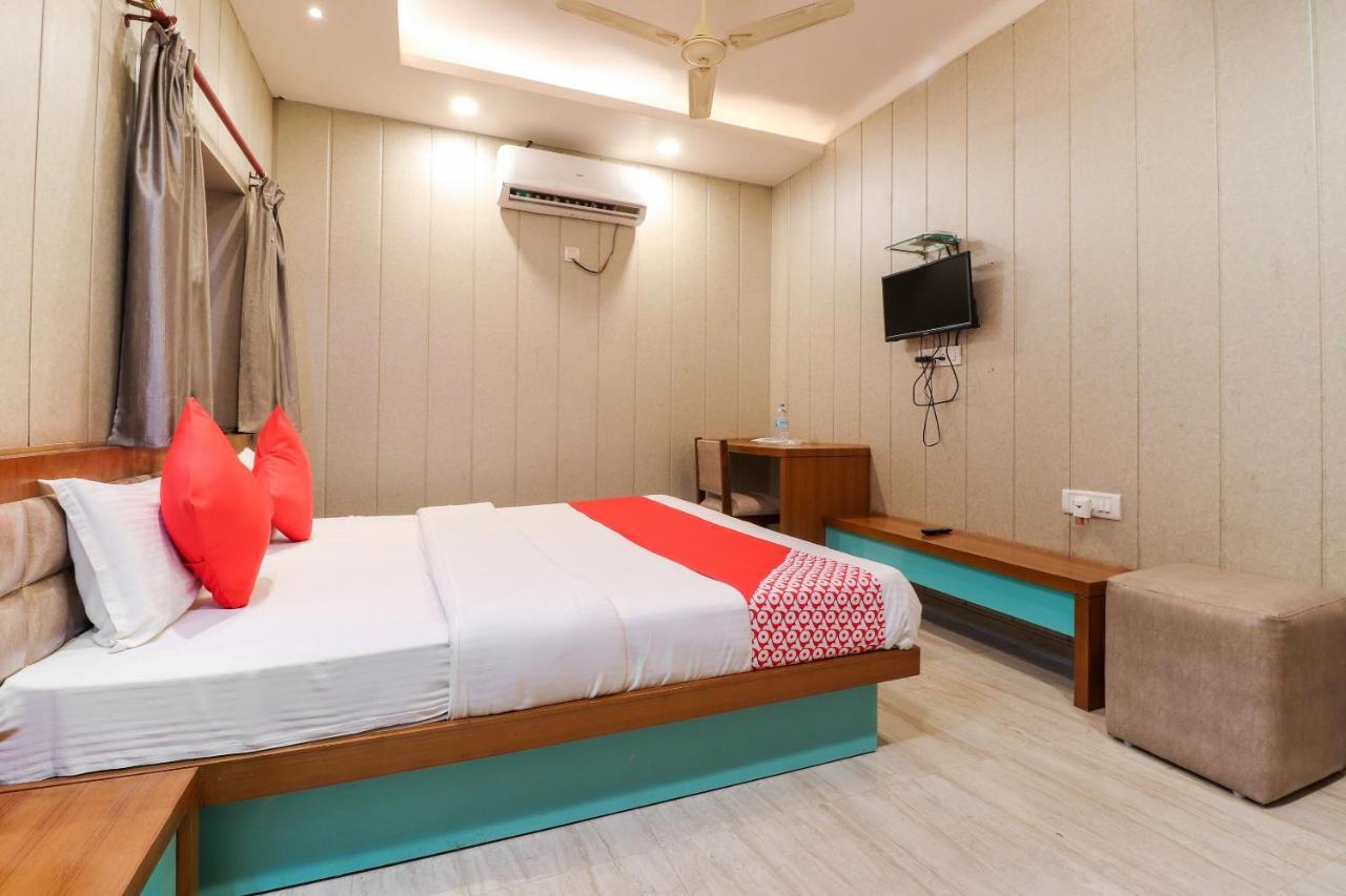 Ayodhya Oyo 26781 Hotel Raghupati מראה חיצוני תמונה