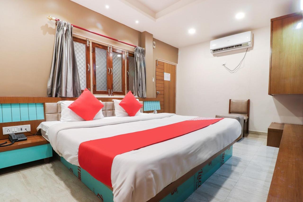 Ayodhya Oyo 26781 Hotel Raghupati מראה חיצוני תמונה