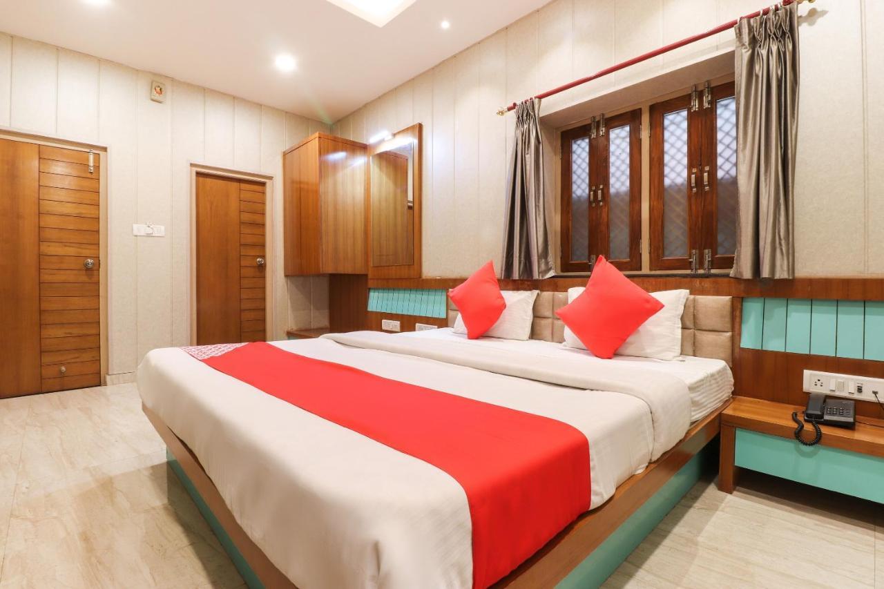 Ayodhya Oyo 26781 Hotel Raghupati מראה חיצוני תמונה