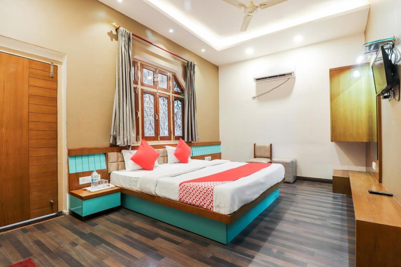 Ayodhya Oyo 26781 Hotel Raghupati מראה חיצוני תמונה